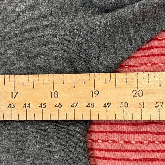 Star Wars Gray Tee with Baby Yoda Design - Picture 3 of 9